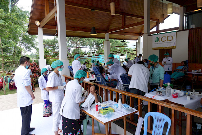 Freiluft-Behandlung in Nyaung Shwe