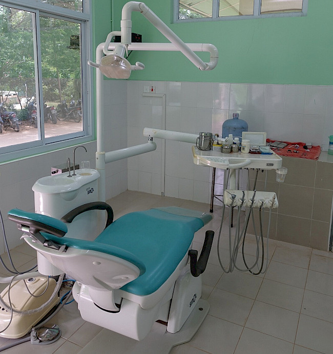 Behandlungsstuhl in der Zahnklinik in Bagan